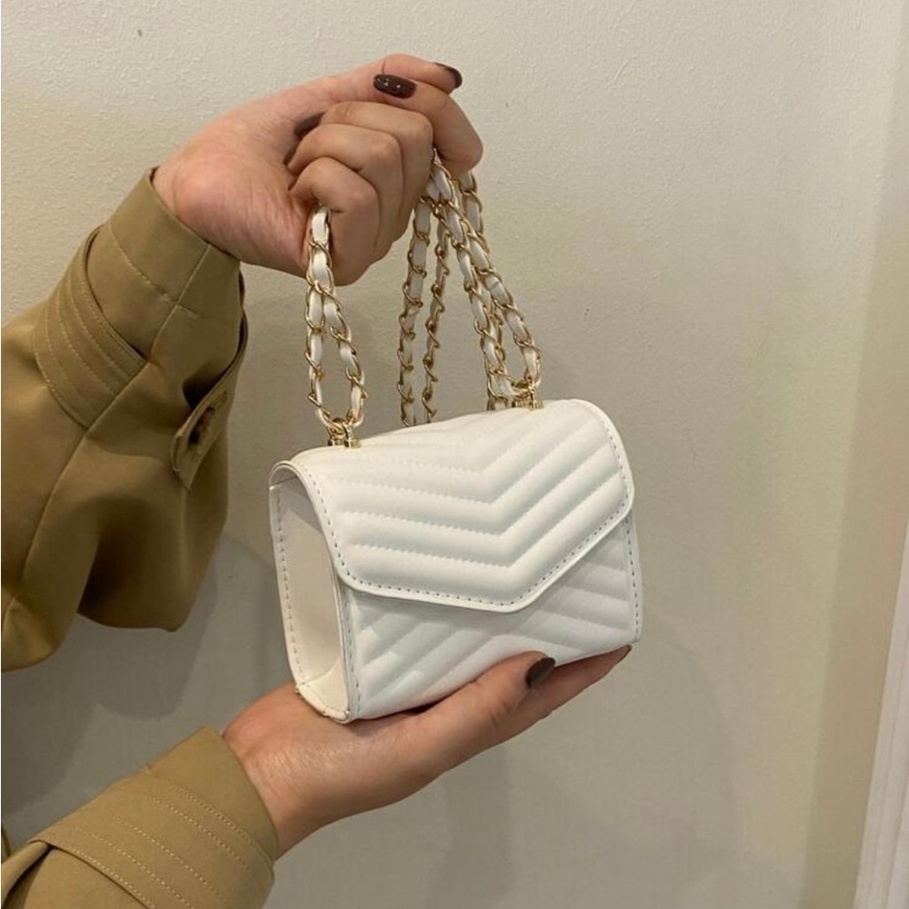 Quilted Chevron Chain Shoulder Bag - Black & White - Picture 11 of 14